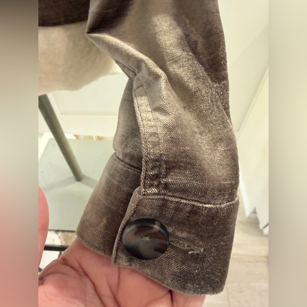 Women's CAbi “Sunday Topper” Velvet Jacket - Picture 5 of 14